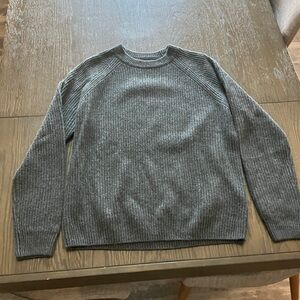 Quince Mongolian Cashmere Men’s Large Charcoal Crewneck Sweater